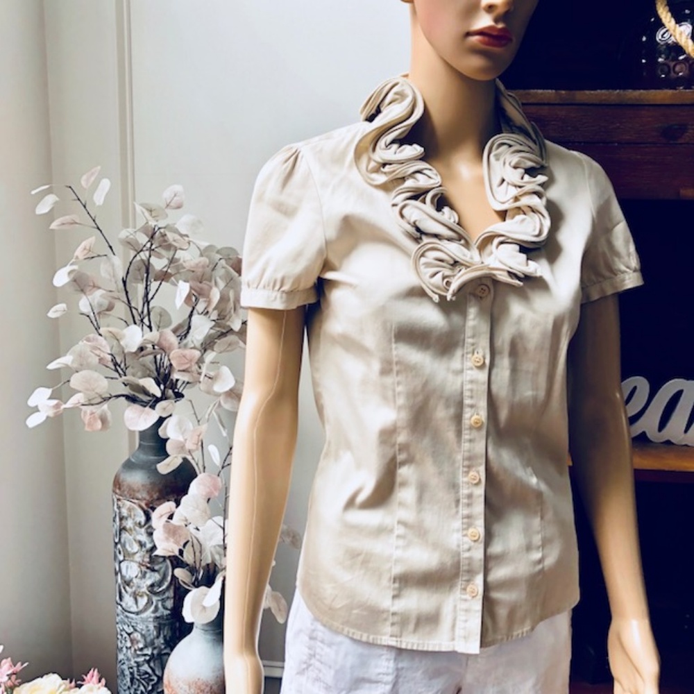 💕Gorgeous Ruffle Blouse - Picture 2 of 3